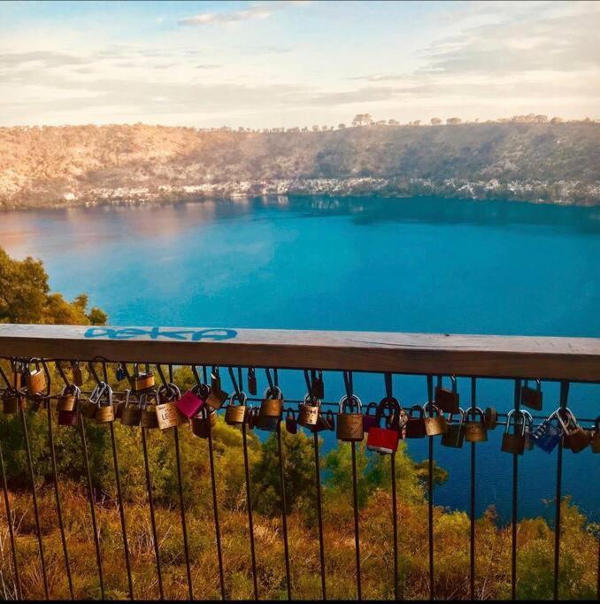 Cornelias Cottage Mount Gambier Central Екстер'єр фото