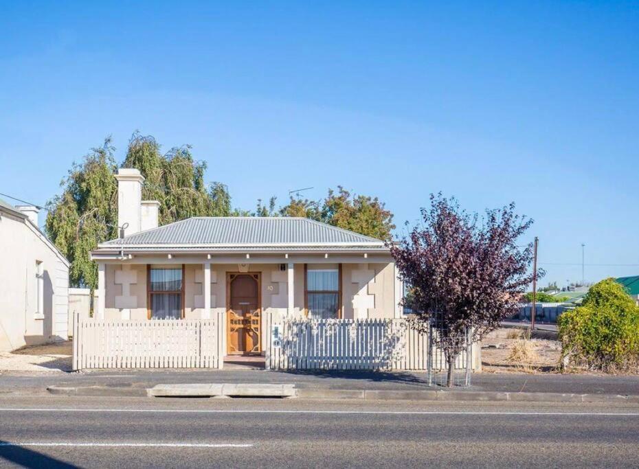 Cornelias Cottage Mount Gambier Central Екстер'єр фото